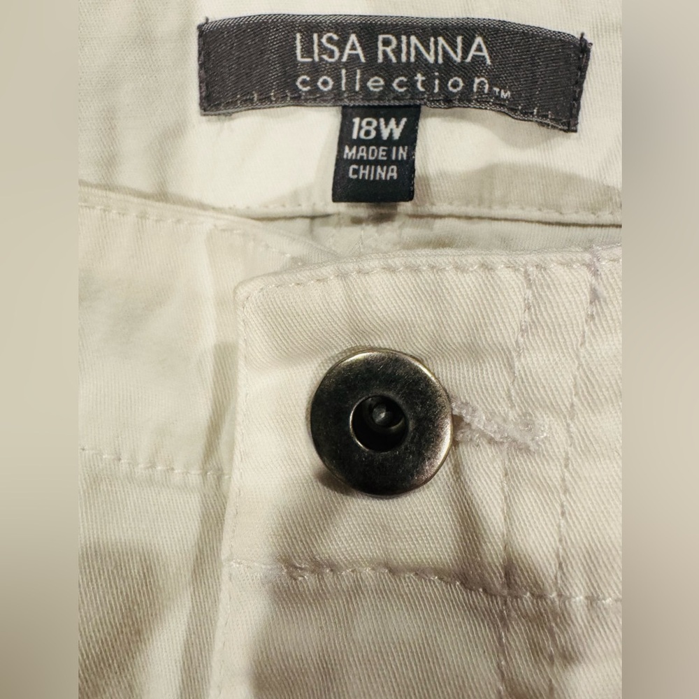 Lisa Rinna Collection White Cargo Pants - Picture 3 of 4
